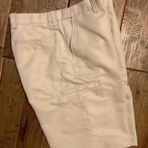 Arnold Palmer cream colored golf shorts. Size 34
